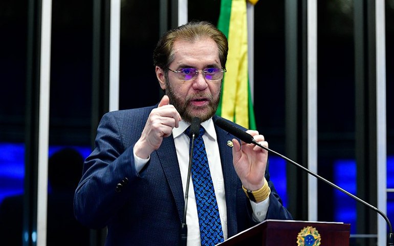 Plinio Valério critica gestão da nova diretoria da Eletrobras