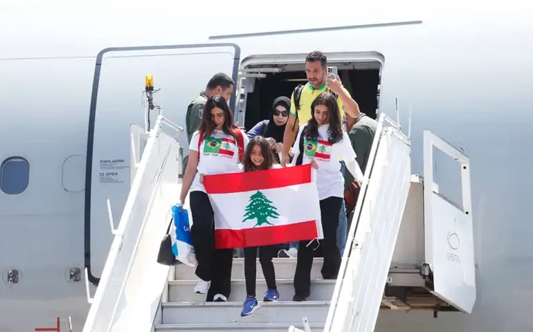 Alívio e impotência pelos que ficaram; veja depoimentos de brasileiros que deixaram o Líbano