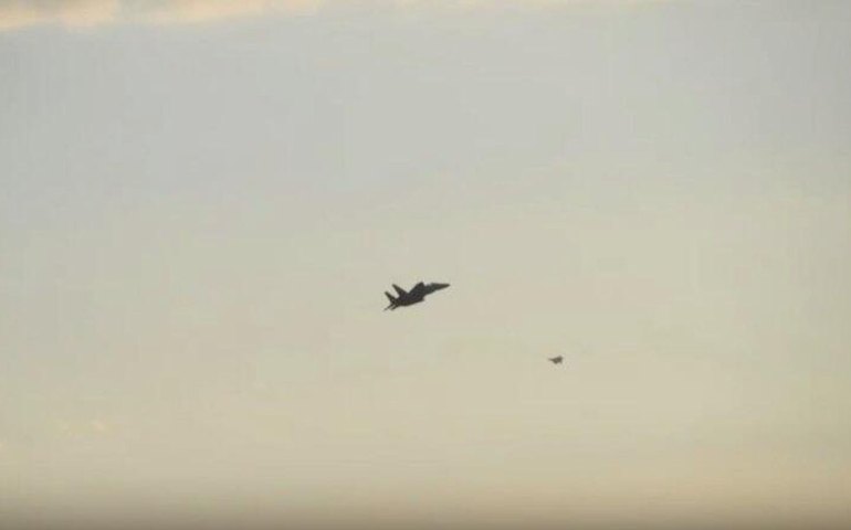 Israel volta a atacar o Irã e mira sistemas militares em Teerã