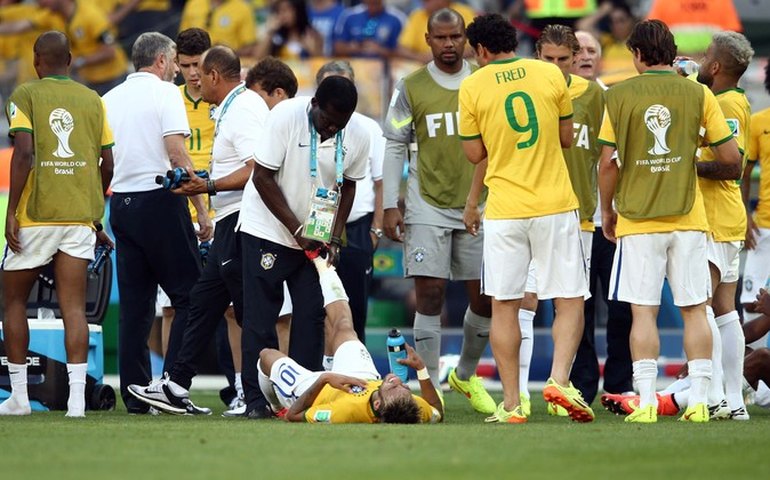 Neymar: jogo mais sofrido da carreira e &#8216;cabelos brancos&#8217; contra o Chile