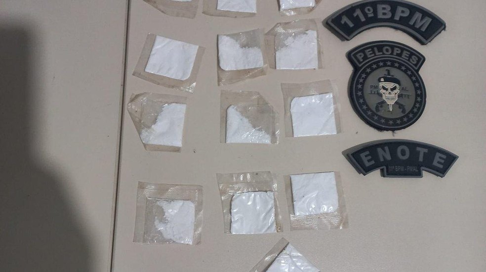 Dupla é detida com cocaína após perseguição da PM em Penedo
