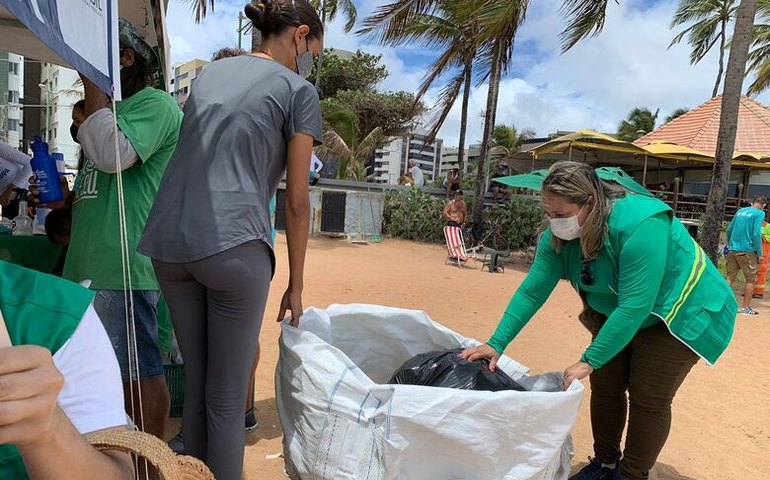 Recicla Maceió: ação retirou mais de 70 quilos de recicláveis na orla marítima da capital