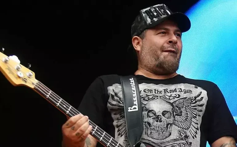 Mingau, do Ultraje à Rigor, volta a ser internado