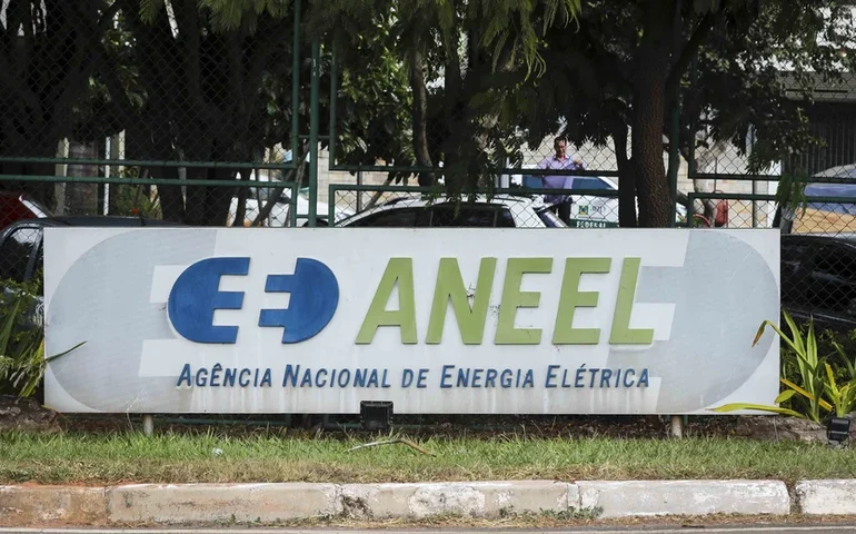 Aneel cobra explicações da Enel após apagão causado por ventania