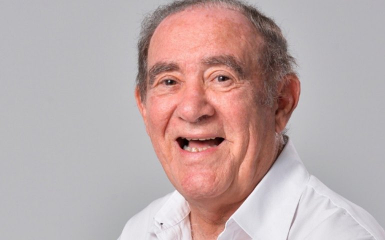 Renato Aragão recebe alta hospitalar após sofrer acidente isquêmico transitório