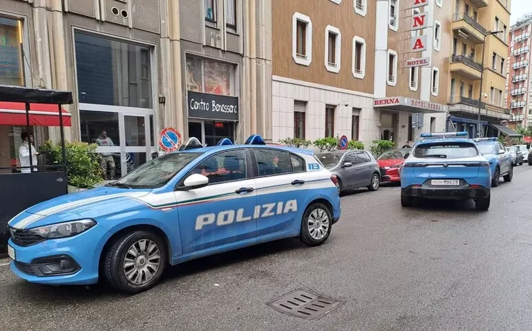 Brasileira morre ao cair do 4º andar de prédio em Milão