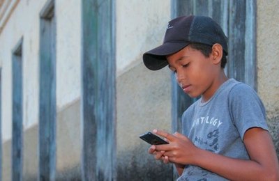 MCom celebra a aprovação das operações do Fust para banda larga em escolas públicas de MG e TO
