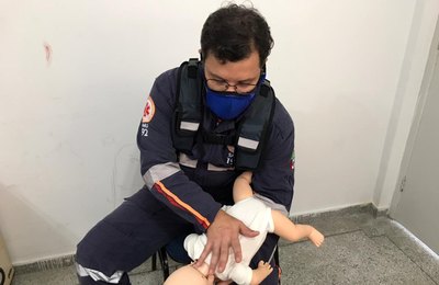 Samu Alagoas orienta população sobre como proceder em situações de engasgos