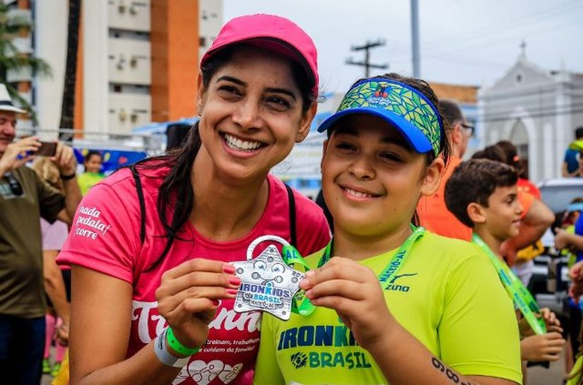 Esporte e diversão: Ironkids reúne centenas de crianças na Pajuçara