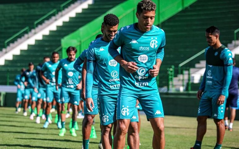Guarani vai jogar completo contra o Ceará e pode deixar a lanterna da Série B