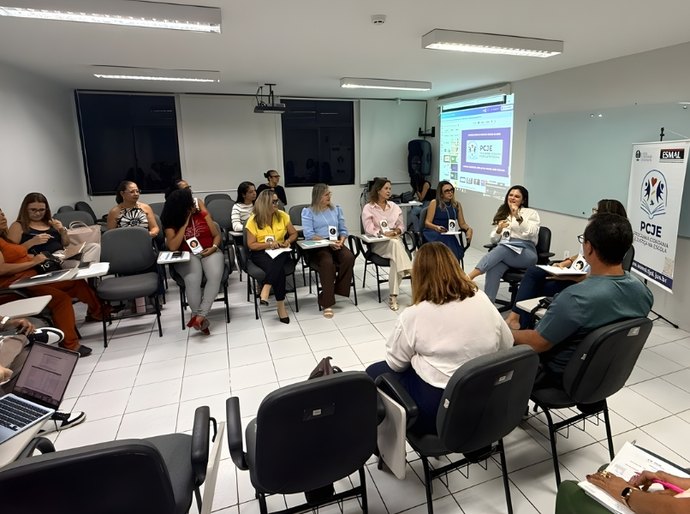 PCJE apresenta proposta pedagógica de 2026 para escolas atendidas pelo programa