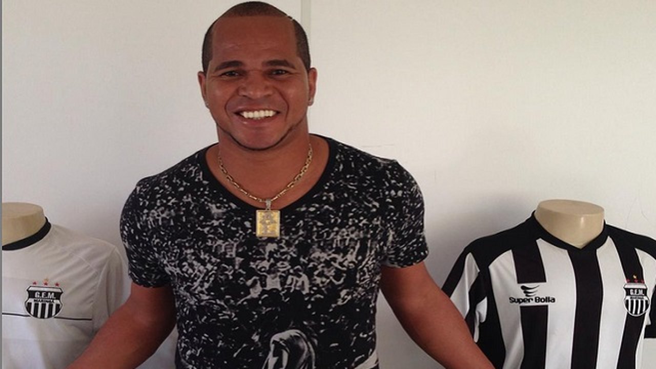 Aloisio Chulapa comemora contrato com Grêmio Maringá (PR)