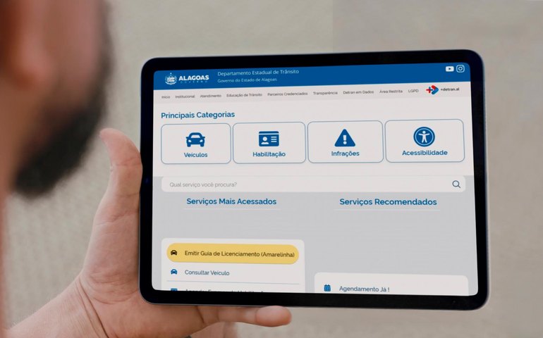Licenciamento: esquecer de pagar a 'amarelinha' leva à remoção do veículo, alerta Detran