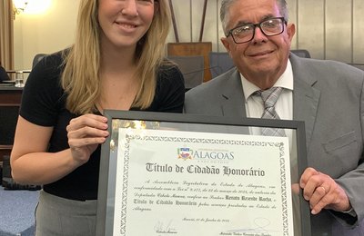 Proposto pela deputada Cibele Moura, título de Cidadão Honorário de Alagoas é entregue ao médico Renato Rezende