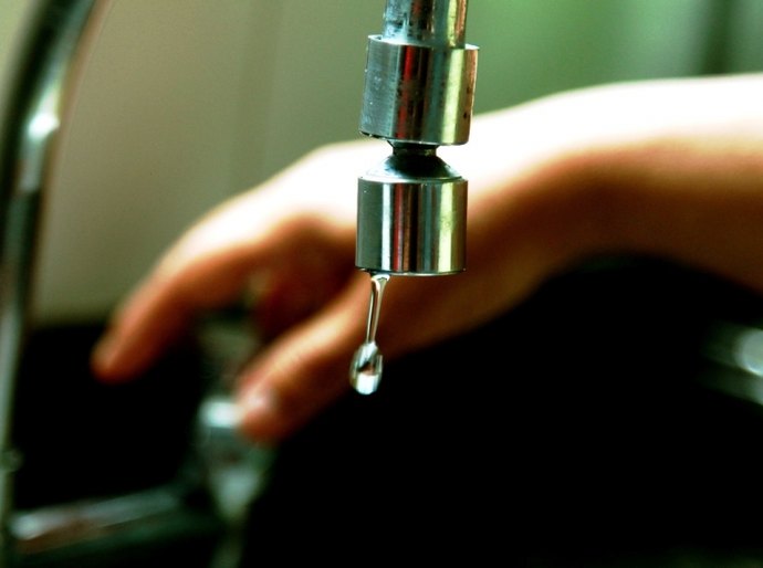 Casal suspende abastecimento de parte do Tabuleiro para retirar vazamento