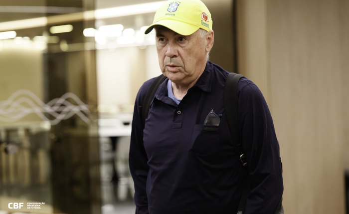 Carlo Ancelotti treinador desembarcou no Brasil menos de 24 horas antes do evento Carlo Ancelotti treinador desembarcou no Brasil menos de 24 horas antes do evento