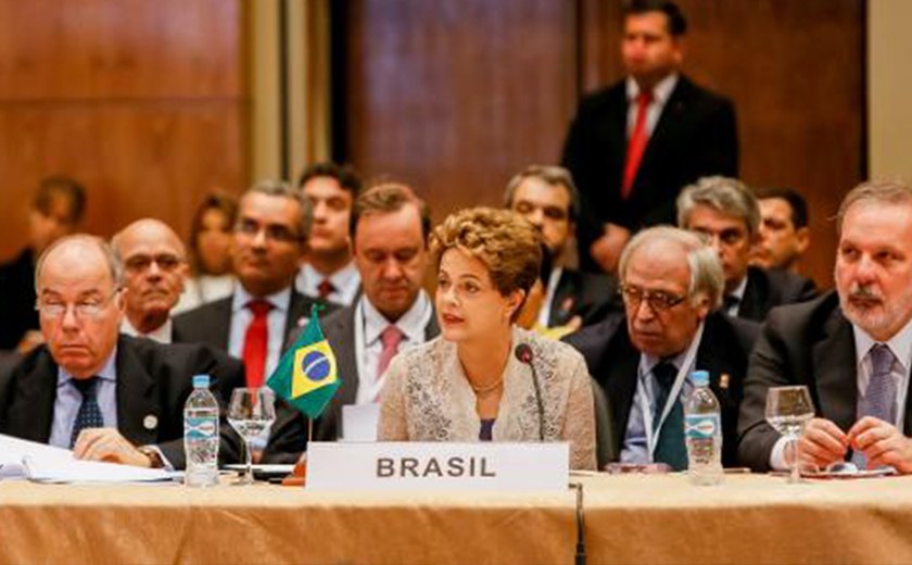 Em cúpula do Mercosul, Dilma diz que bloco precisa adotar cooperação ágil