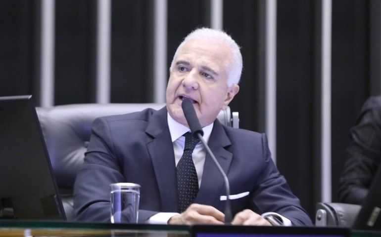 Julio Lopes defende penas maiores para adulteração de bebidas; ouça a entrevista