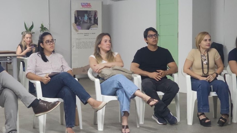 Médicos participam de capacitação em inserção e retirada de dispositivo intrauterino(DIU)