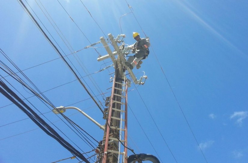 Eletrobras realiza demonstração de segurança para trabalho em altura