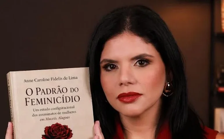 Advogada alagoana lança livro sobre padrões do feminicídio e desafios no enfrentamento da violência contra mulheres