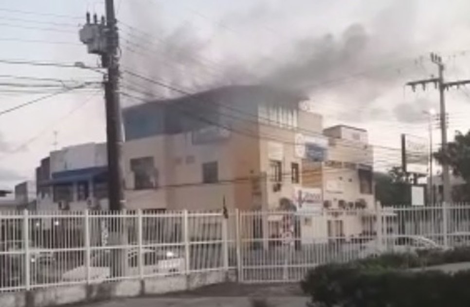 ACADEMIA PEGANDO FOGO