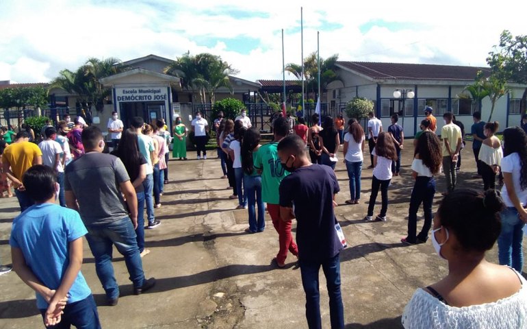 Escola Demócrito José realiza ação em alusão ao 7 de setembro em Branquinha