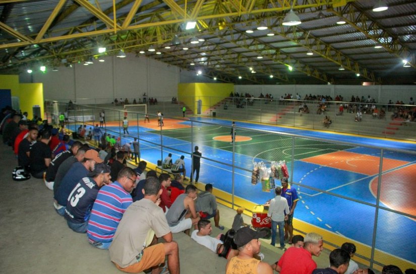 Campeonatos de futsal masculino e feminino serão decididos na noite de quarta (14), em Penedo