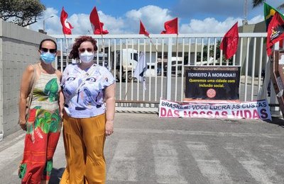 Professoras de Arquitetura e Urbanismo da Ufal participam de ato público