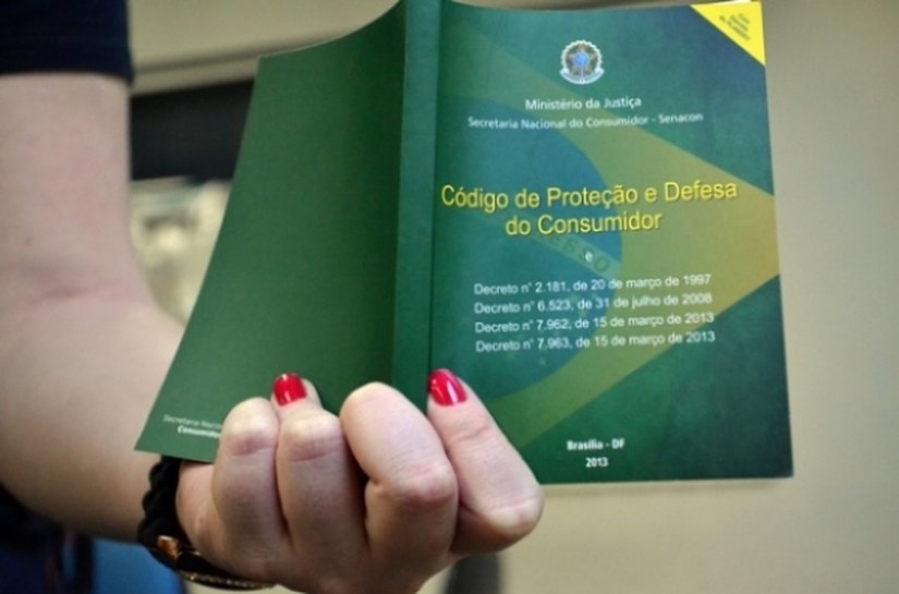 Cobrança indevida lidera ranking de reclamações do Procon em 2016