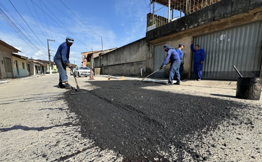 Mais de 350 ruas são recuperadas em Maceió com Operação Tapa-Buraco no mês de agosto