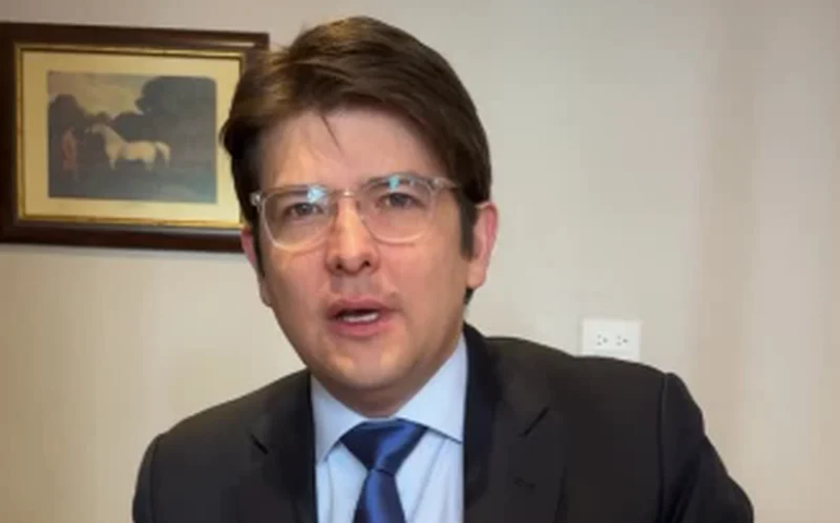 Senador baleado na Colômbia tem melhora neurológica dentro da severidade de condição clínica