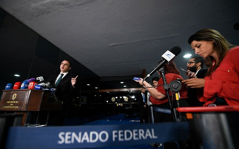 Pacheco apresenta PEC que criminaliza posse de qualquer quantidade de drogas