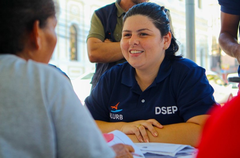 Prefeitura promove ação do Praça é Massa com pessoas em situação de rua no Centro de Maceió