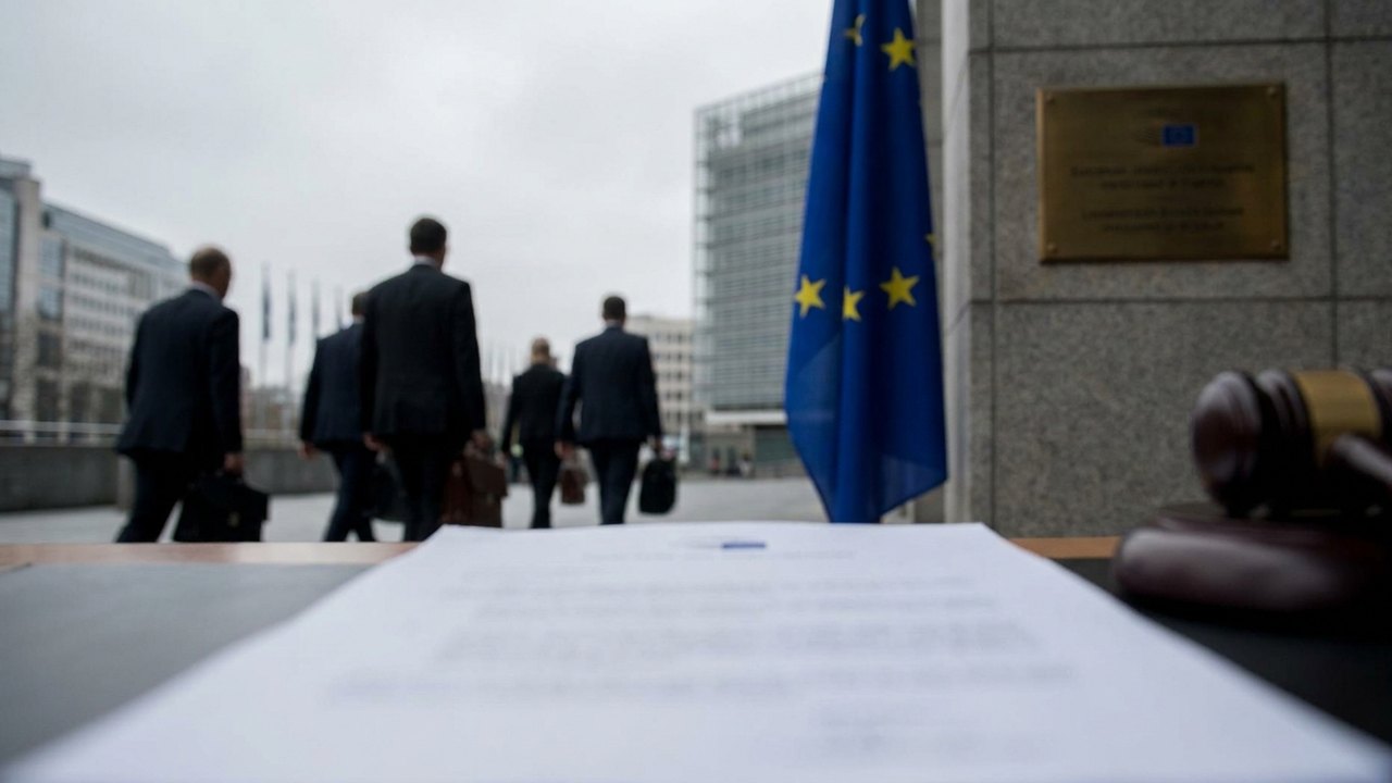 UE sanciona mais seis pessoas no Irã por violações de direitos humanos