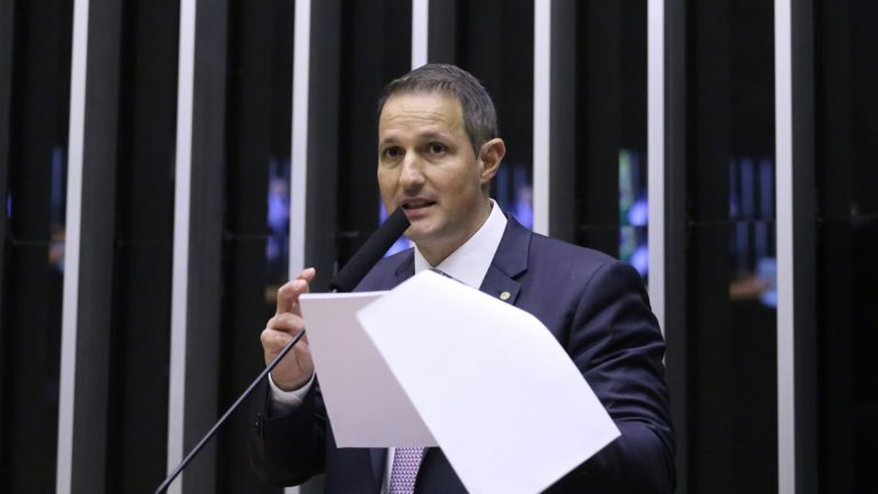 Quaest: Na véspera da eleição para senador em SP, Derrite lidera com 25%, seguido por Prado, Marina e Tebet com 22%