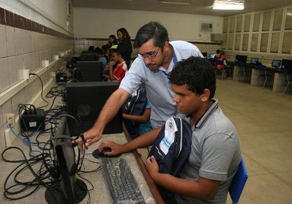 &#8216;Aprender com Micro&#8217; promove melhoria em laboratórios de informática