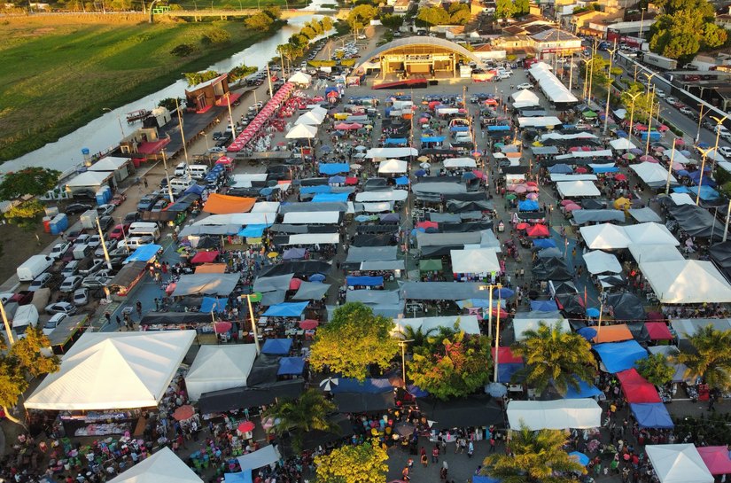 Feira da Ponte atrai milhares de pessoas e reforça tradição centenária em São Miguel