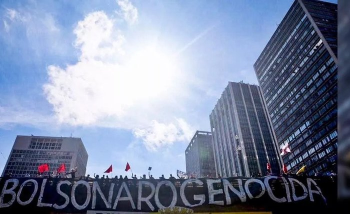 Ativistas fizeram manifestação para denunciar crimes de Bolsonaro