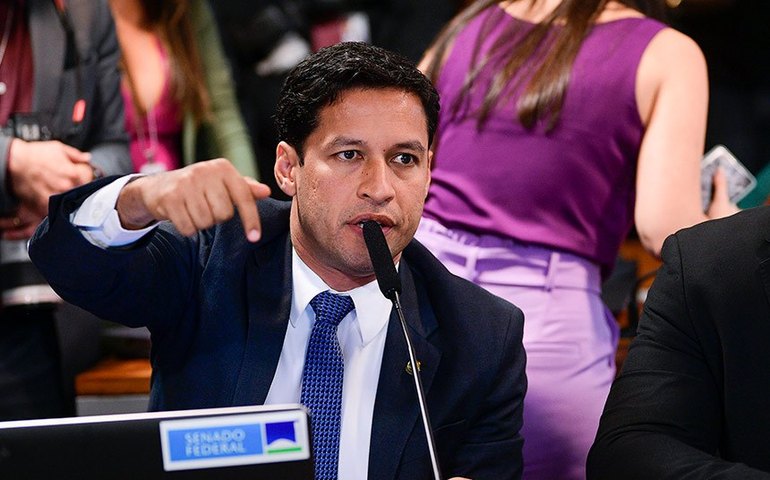 Rodrigo Cunha quer disciplinar uso de Inteligência Artificial para imagens e recursos de pessoas falecidas