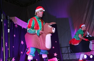 Arapiraca: em noite ilustrada com brincadeiras e cantorias, Teófilo participa do Natal do Criança Feliz 
