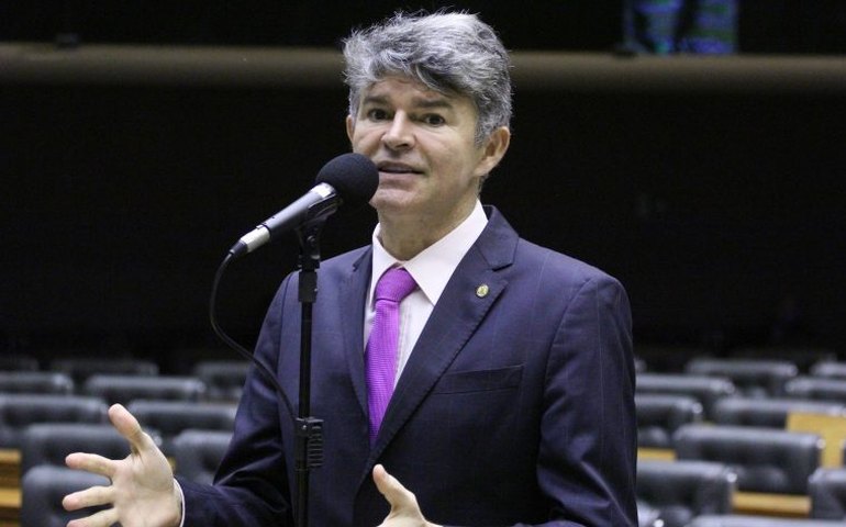 Projeto limita suspensão de contas de usuários em redes sociais