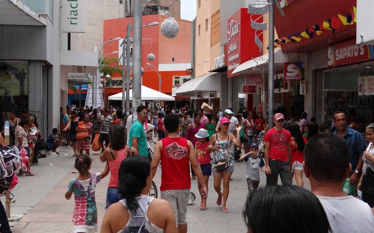 Número de endividados continua caindo em Maceió