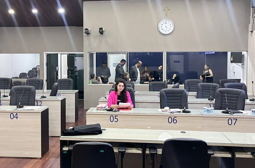 Teca Nelma é única parlamentar a votar contra aumento salarial dos vereadores em Maceió