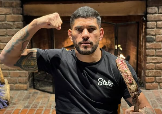Poatan revela embate com du Plessis e 'acordo' de superluta entre campeões no UFC