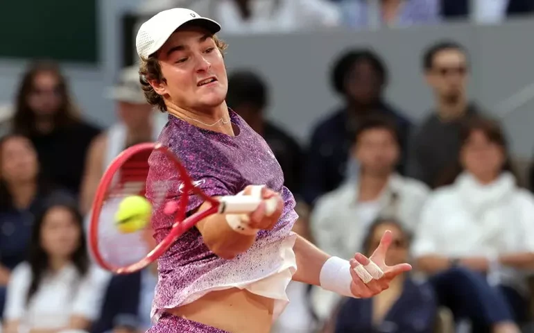 João Fonseca derrota Ruud e avança às quartas de final de Roland Garros