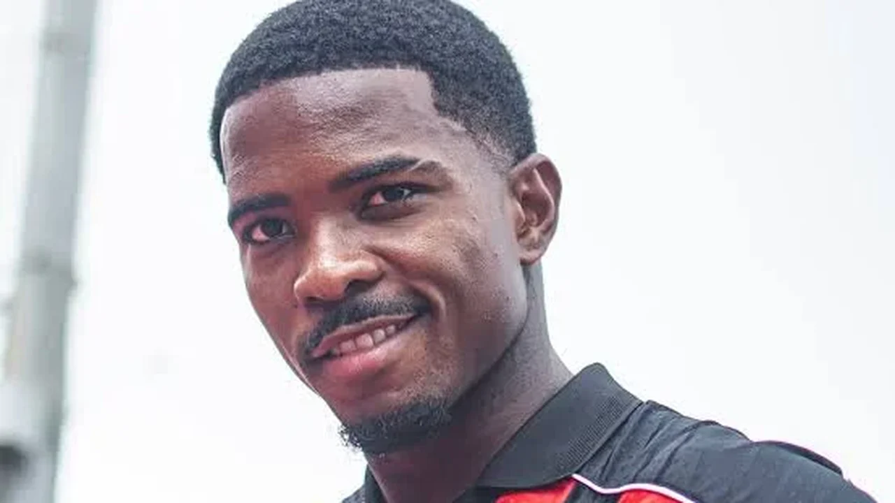 Cacá será adquirido pelo Vitória e não volta ao Corinthians, confirma diretor da equipe baiana