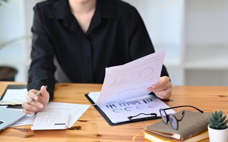 Sancionada lei que busca garantir igualdade salarial entre mulheres e homens