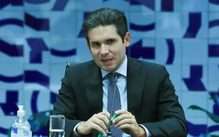 Motta defende PEC da Blindagem e diz que debate foi distorcido