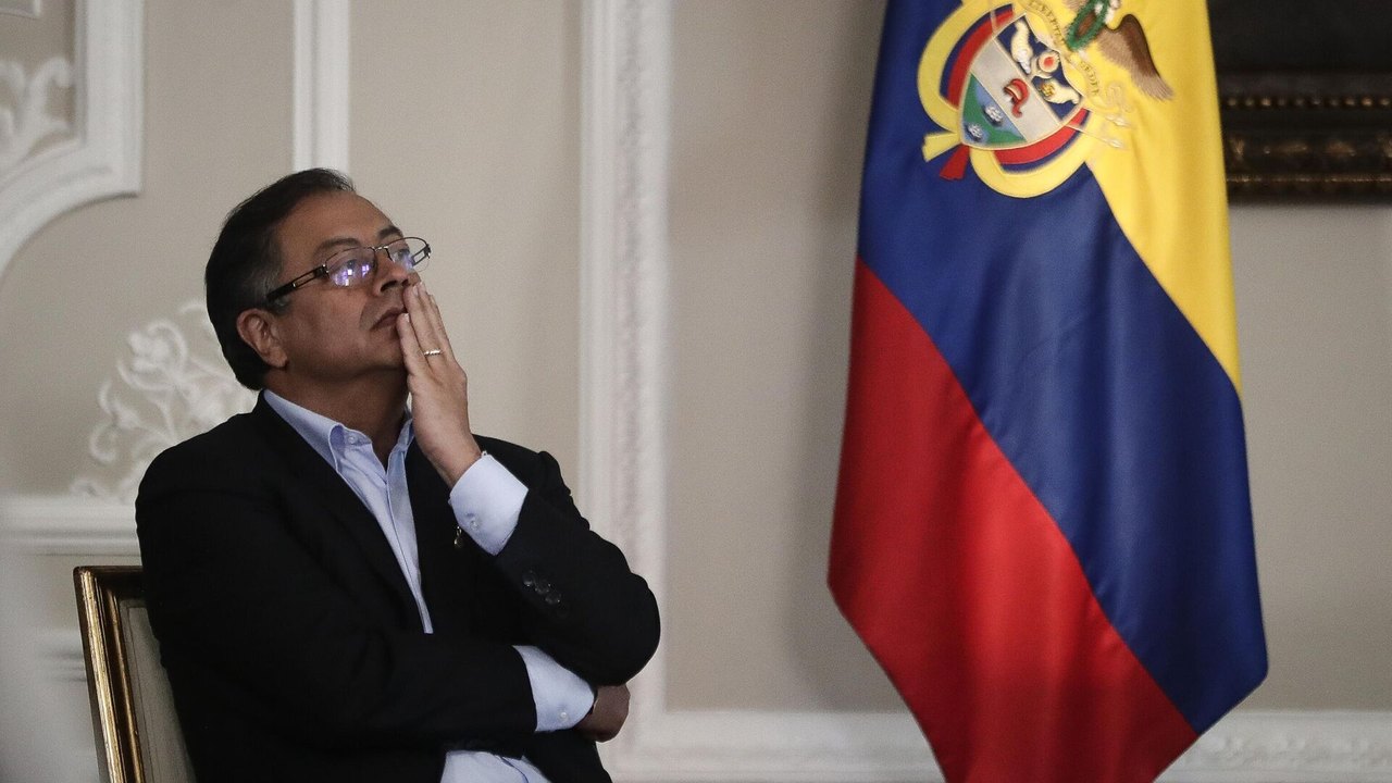 Petro pede que migrantes colombianos irregulares nos EUA retornem ao país 'imediatamente'